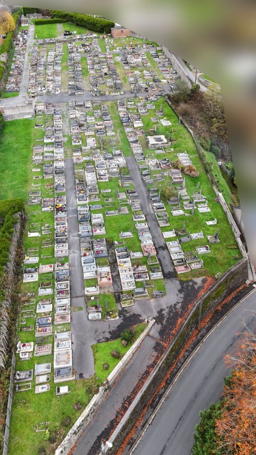 Vue aérienne par drone du cimetière de Monthermé - Laval Dieu
