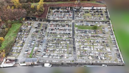 Vue aérienne par drone du cimetière de Bogny-sur-Meuse - Brau