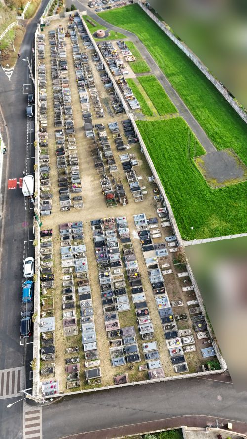 Vue aérienne par drone du cimetière de Montcy-Notre-Dame