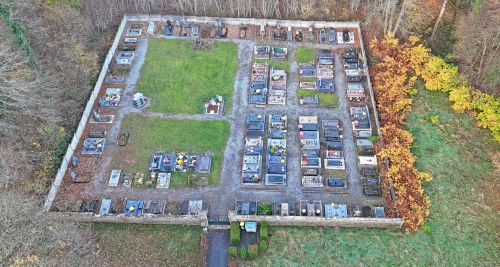 Vue aérienne par drone du cimetière de Arreux