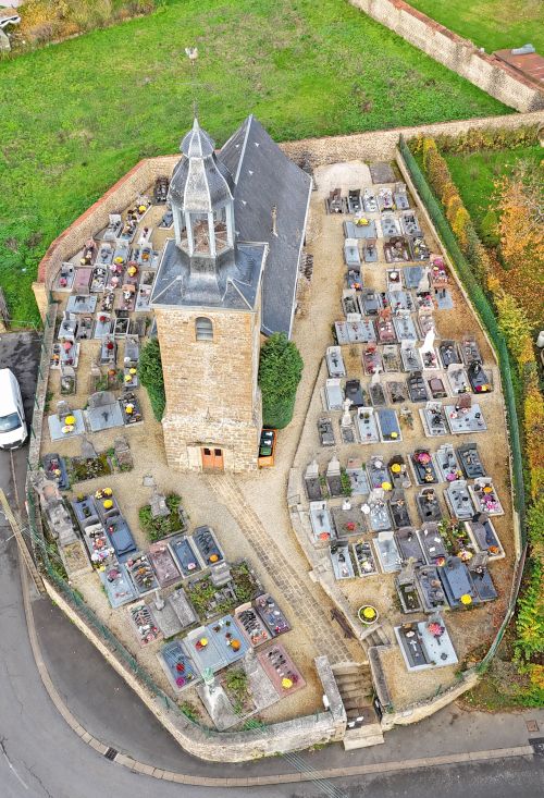 Vue aérienne par drone du cimetière de Sedan - Fresnois