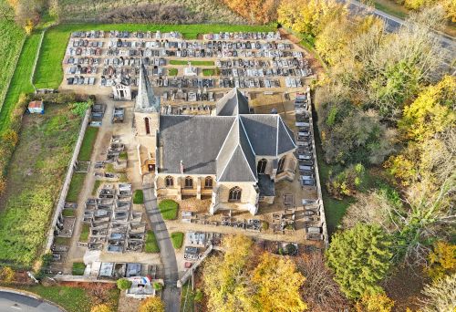 Vue aérienne par drone du cimetière de Wadelincourt