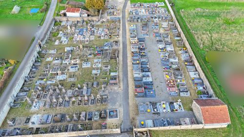 Vue aérienne par drone du cimetière de Joigny-sur-Meuse
