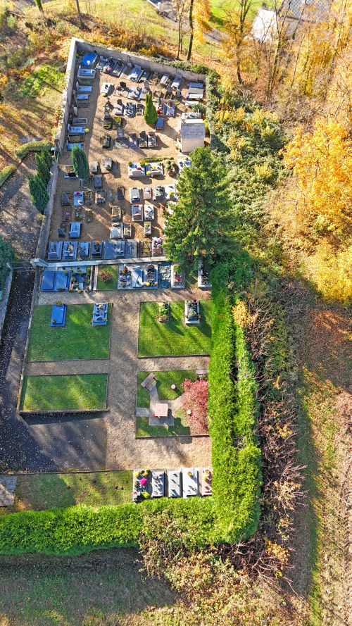 Vue aérienne par drone du cimetière de Bazeilles - Rubecourt