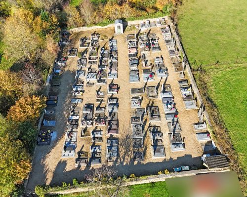 Vue aérienne par drone du cimetière de Bazeilles - Villers-Cernay