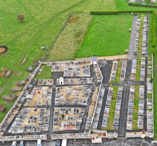 Vue aérienne par drone du cimetière de Warcq