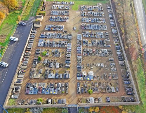 Vue aérienne par drone du cimetière de Lumes